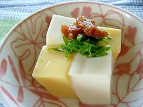 相性ピッタリ☆梅しそトッピングの金銀豆腐